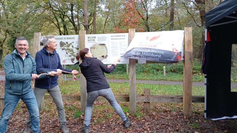 Opening wandelroutes Loo en Menzel